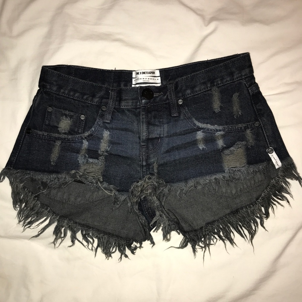 One Teaspoon Bonitas cutoff shorts black